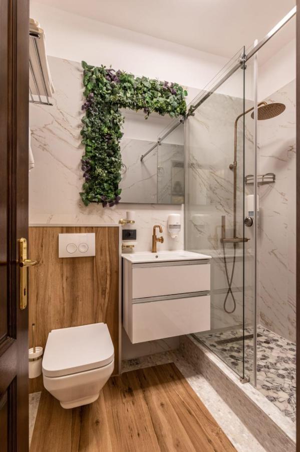 Clucerului Arc De Triomphe Hotel Букурещ Екстериор снимка