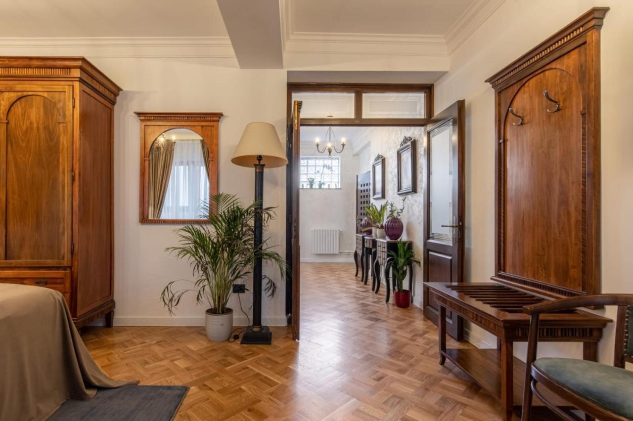 Clucerului Arc De Triomphe Hotel Букурещ Екстериор снимка